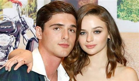 is elle and noah from kissing booth dating in real life